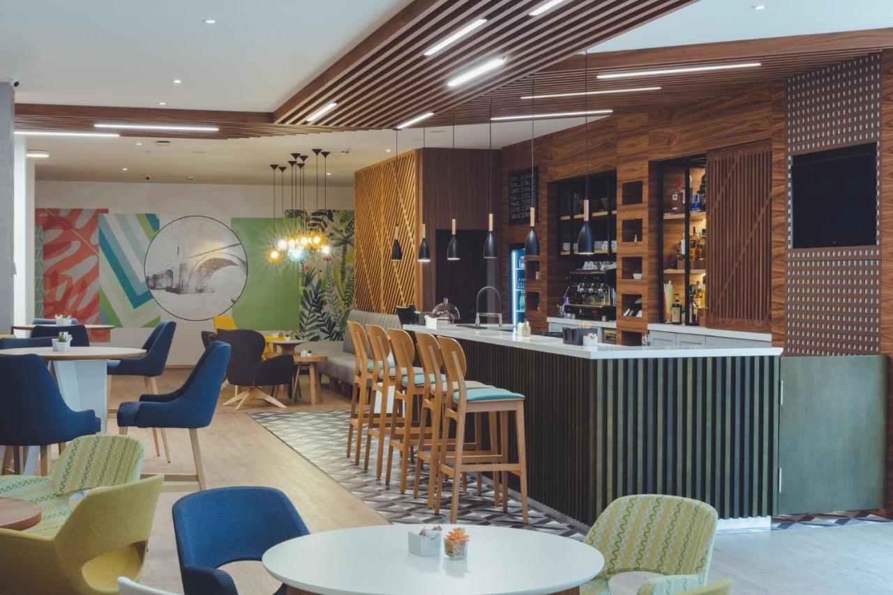 Holiday Inn Skopje By Ihg Exterior photo